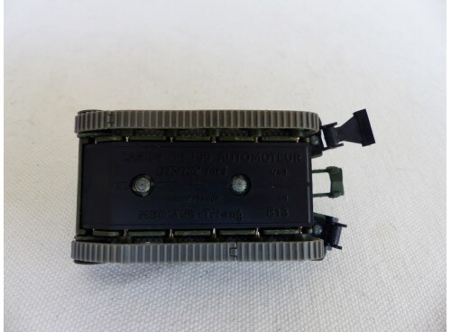 Dinky Toys 813 Engin Militaire Blindé Canon de 155 Automoteur dessous