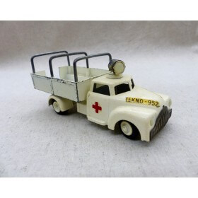 Tekno 952 Camion Dodge Ambulance croix rouge