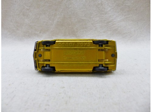 Corgi Toys 338 Chevrolet Camaro SS 350 Cabriolet 1/43° dessous