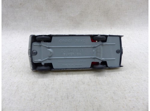 Corgi Toys 237 Oldsmobile Super 88 Sheriff's Police Car dessous