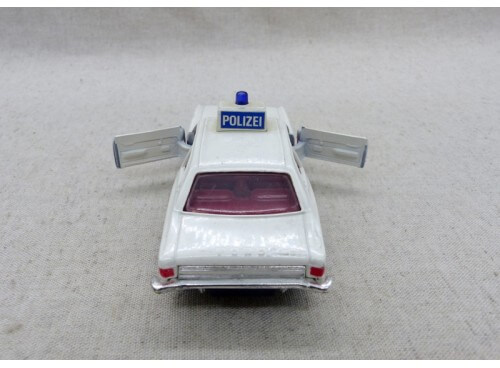 Corgi Toys 402 Ford Cortina GXL Police