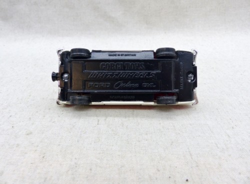 Corgi Toys 402 Ford Cortina GXL Police dessous