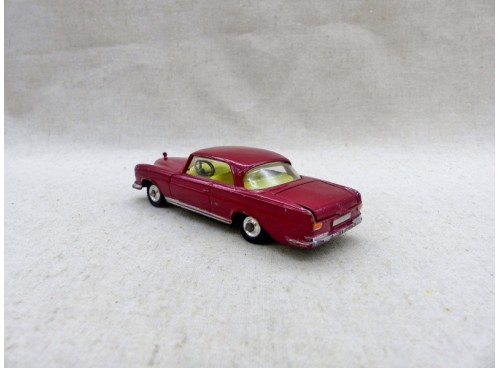 Corgi Toys 230 Mercedes-Benz 220 SE Coupé