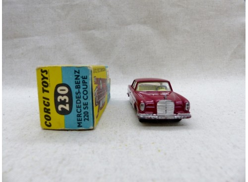 Corgi Toys 230 Mercedes-Benz 220 SE Coupé