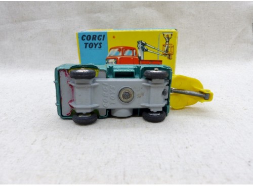 Corgi Toys 478  Jeep FC 150 Hydraulic Tower Wagon