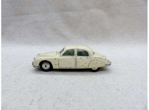 Corgi Toys 208 Jaguar Saloon 2,4 L. coté