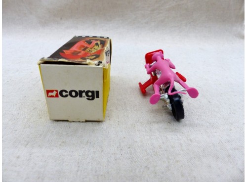 Corgi Toys 56351 Cartoon Capers La Panthere Rose (The Pink Panther) en Moto