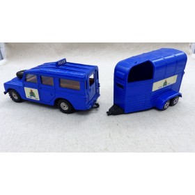 Corgi Toys Gift Set 45 Land Rover Mounted Police and trailer / Fabraique au cours des années 80 avec Van Chevaux