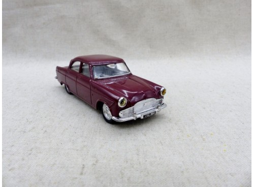 Corgi Toys Ford Zephyr MK2 Bordeaux avant