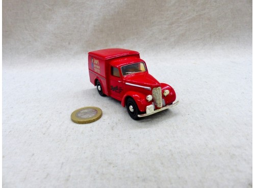 Dinky Toys 1/43 Commer 8 CWT Van Sharp's Super Kreem Toffee