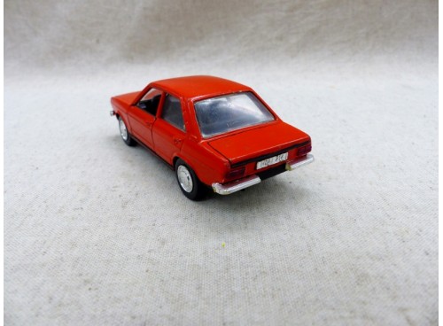Schuco 301611 Modell Audi 80 dos