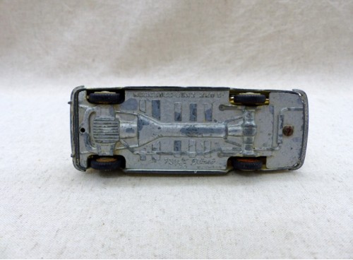 Tekno 731/32 Mercedes 220s Ambulance 1/43°