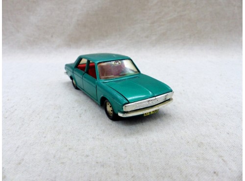 voiture miniature Marklin 1821 Audi 100 LS verte