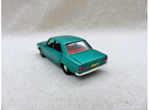 Marklin 1821 Audi 100 LS verte dos