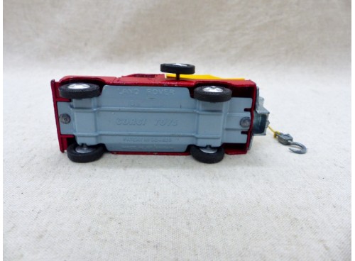 Corgi Toys 417 Land Rover Breakdown Truck dessous