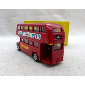 Budgie 236 bus Routemaster Ligne 9 Piccadilly arriere