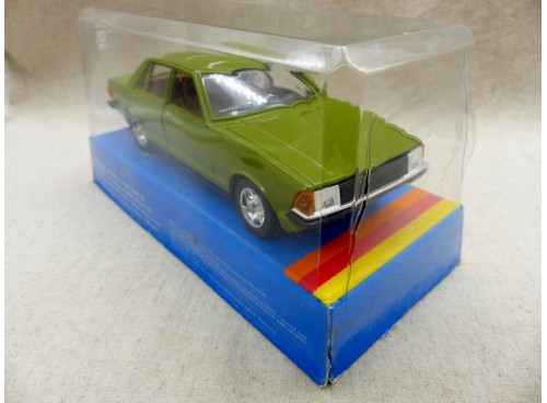 Hot Wheels 6733 Ford Granada NM en boite avant