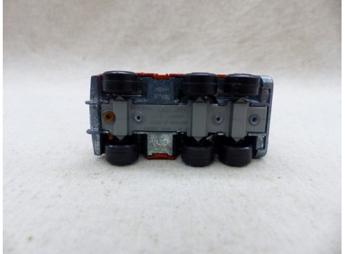miniature Matchbox Superfast MB 18 Badger Car dessous