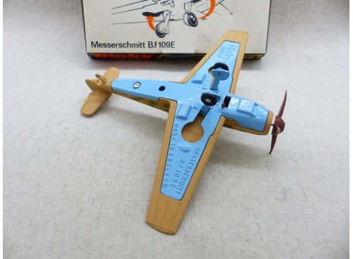 Dinky Toys 726 Messerschmitt B.f 109E vue de dessous