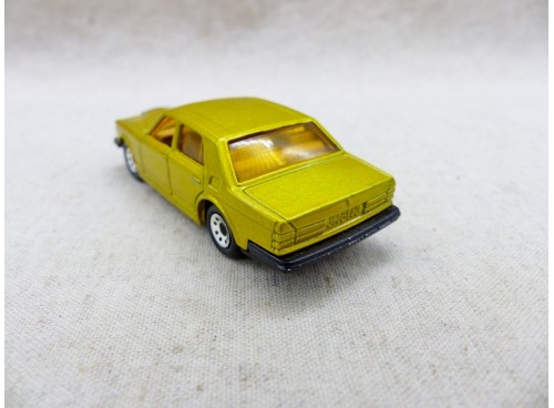 Matchbox Superfast MB 69 Rolls Royce Silver Spirit Gold vue arrière