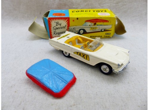 miniature auto Corgi Toys 430 Bermuda Taxi décapotée