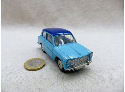 miniature auto Corgi Toys 216 Austin A40 Saloon