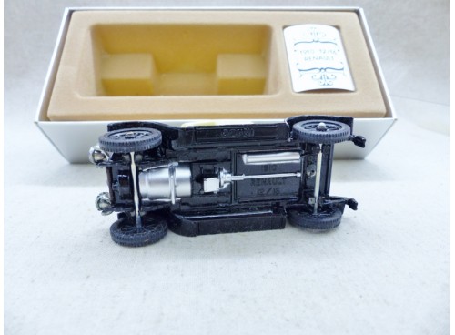 Corgi Toys C862 Renault 1910 12/16 vue de dessous
