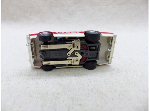 circuit électrique Aurora AFX 1986 Fire Chief Car avec Gyrophares vue de dessous