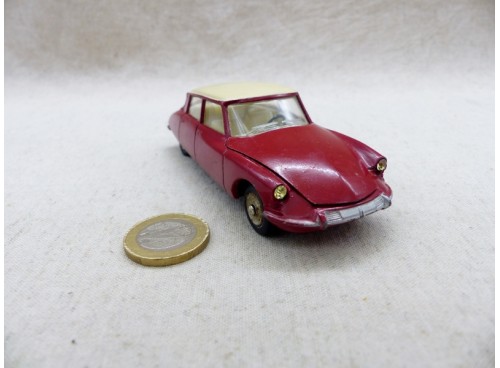Dinky Toys 530 DS 19