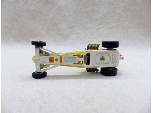 Dinky Toys 370 Fireball Dragster dessous