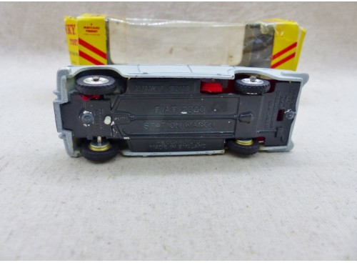 Dinky Toys 172 Fiat 2300 NM/Boite vue de dessous