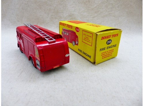 Dinky Toys 259 Camion de Pompiers Bedford NM/Boite