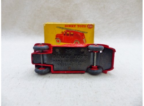 Dinky Toys 250 Camion de Pompiers Streamlined Fire Engine NM/Boite vue de dessous