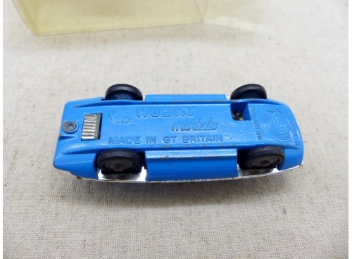 Husky 1005 Voiture Piranha Spy Car de la Serie TV Man From Uncle dessous