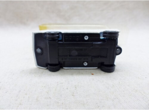 Corgi Juniors 20 Voiture du Pingouin (Batman) dessous