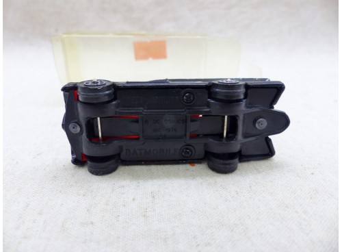 vue de dessous Corgi Juniors 69 Batmobile