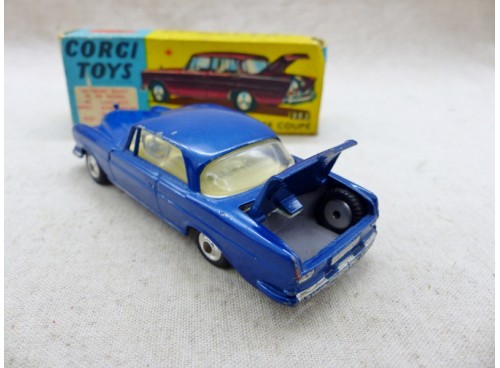 Corgi 253 Mercedes-Benz 220 SE Coupé coffre ouvert