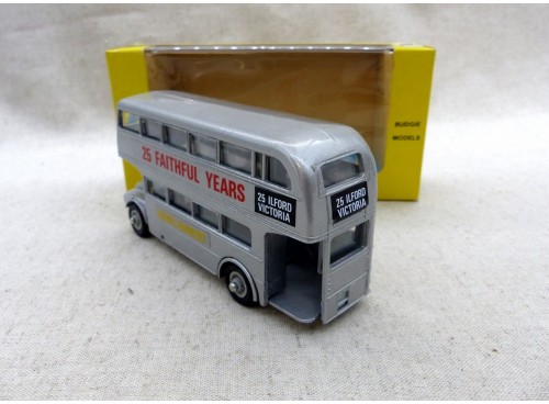 Budgie 236 bus AEC 25 Faithful Years Victoria arriere