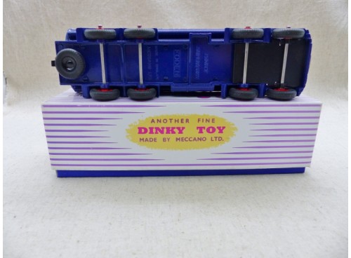 Dinky Toys 942 Foden 14 Ton "Regent" Tanker Restauré dessous