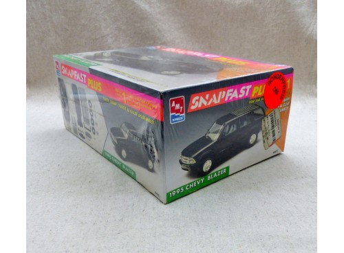 AMT Ertl 6651 Chevrolet Blazer 1995 Snapfast Plus Neuf