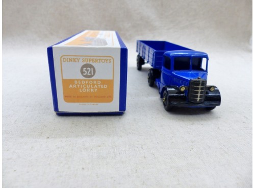 Dinky Toys 521 Bedford Articulated Lorry restauré et superbe avant