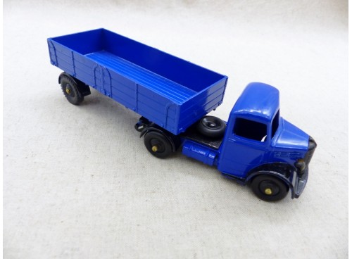 Dinky Toys 521 Bedford Articulated Lorry restauré et superbe dessus