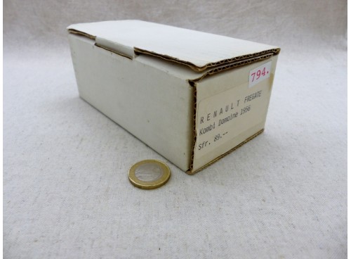 CJM 794 Renault Fregate "Domaine" Kit métal 1 / 43°