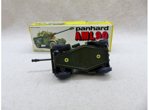 Solido 240 Véhicule Militaire Blindé Léger Panhard AML 90 vue de dessous