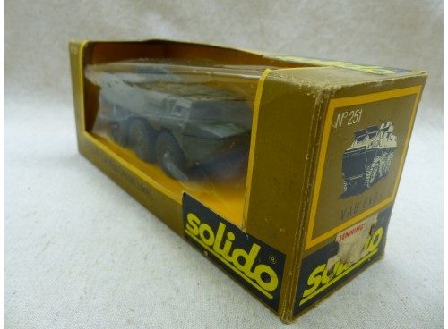 Solido 251 Véhicule Militaire Blindé VAB 6x6 boite