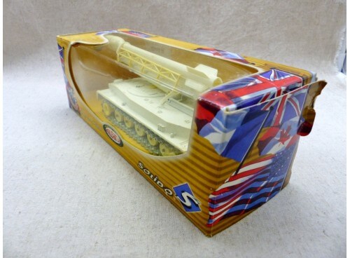 Solido 6231 Solido military 6231 PT76 Tank Russe Lance Missile Neuf Boite