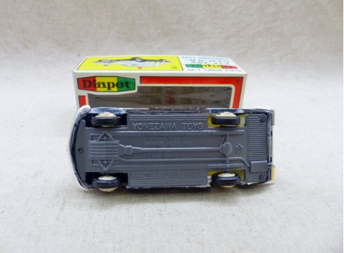 Yonezawa Diapet 192 Mazda Cosmos Sport Voiture de police NM/B dessous