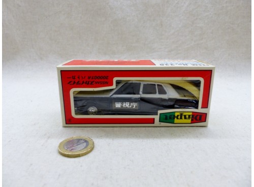 Yonezawa Diapet 230 Nissan 2000GT-R Voiture de police NM/B