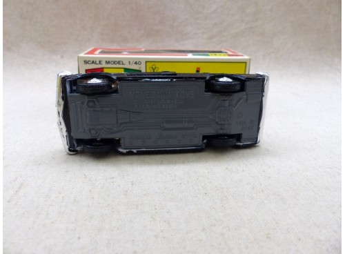 Yonezawa Diapet 230 Nissan 2000GT-R Voiture de police NM/B