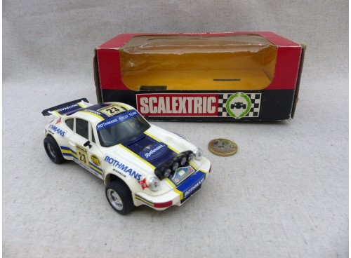voiture de circuit Scalextric 4065 Porsche 935 Rothmans